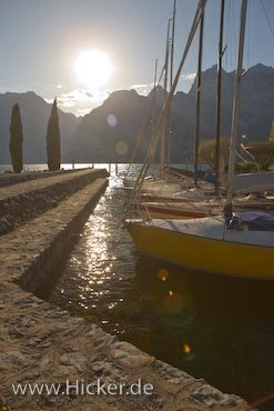Segelboote Torbole Hafen Berge Gardasee