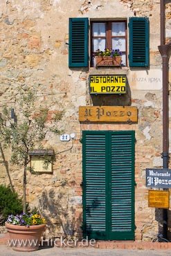 Tuer Eingang Restaurant Monteriggioni Toskana Italien