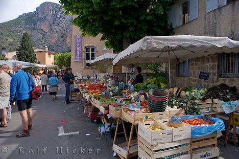 Spaziergang Markt Gemüse Moustiers Ste Marie